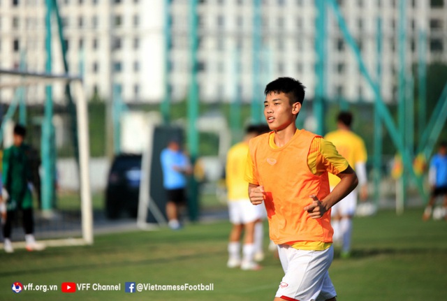 ĐT U19 Việt Nam gấp rút hoàn thiện kỹ chiến thuật trước ngày lên đường sang Indonesia - Ảnh 4.