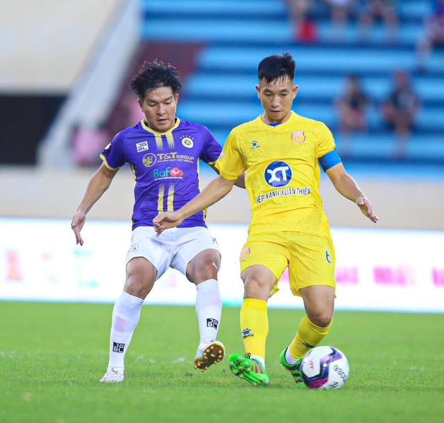 Highlights V.League 2022: CLB Hà Nội chia điểm CLB Nam Định trên sân Thiên Trường - Ảnh 2.