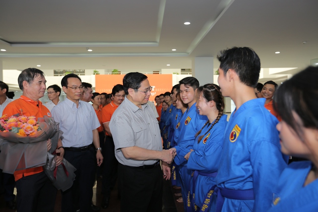Thủ tướng Chính phủ thăm khu đô thị FPT City tại Đà Nẵng - Ảnh 5.