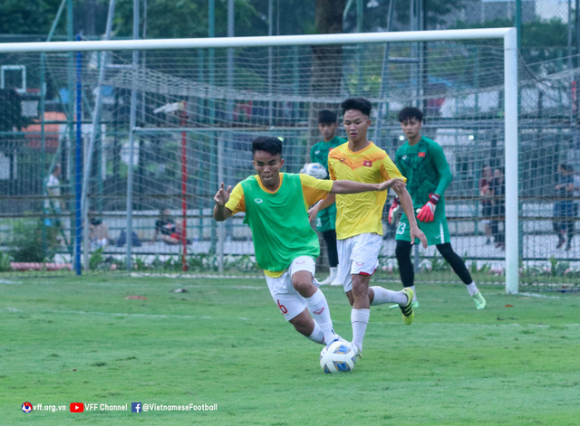 ĐT U19 Việt Nam tập buổi đầu tiên tại Jakarta - Ảnh 12.