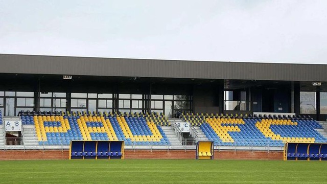 Cận cảnh SVĐ Pau FC, nơi Quang Hải sắp thi đấu - Ảnh 10.