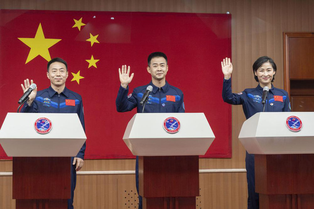Xây dựng trạm trên vũ trụ, Trung Quốc chuẩn bị phóng tàu Thần Châu-14 cùng phi hành đoàn - Ảnh 2.