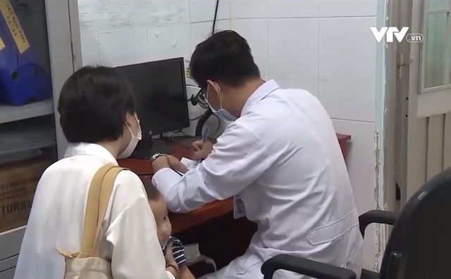 TP Hồ Chí Minh: Nhiều trạm y tế thiếu bác sĩ có chứng chỉ hành nghề - Ảnh 1.