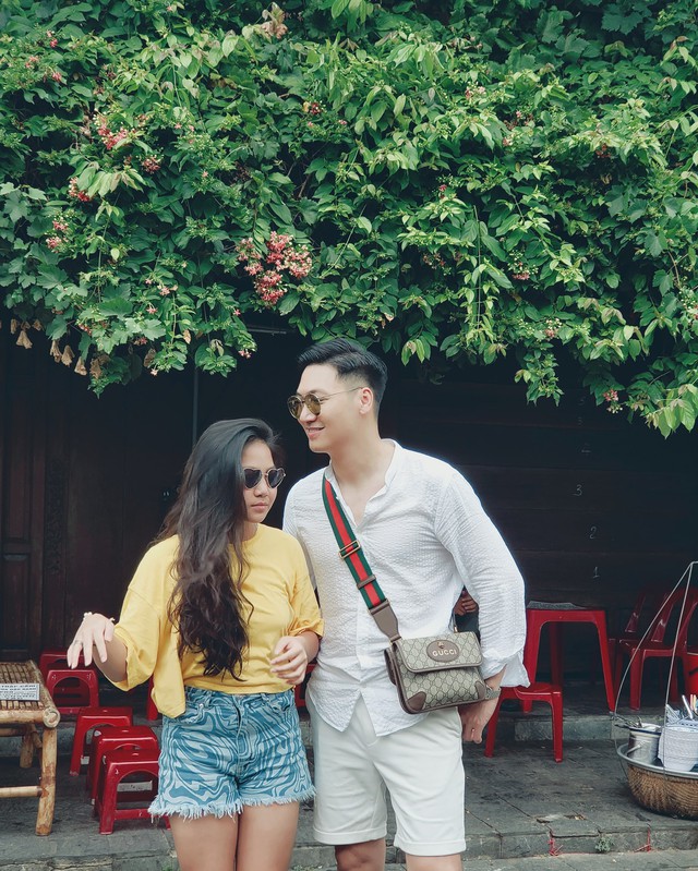 Diễn viên Việt tuần qua: Mạnh Trường dẫn vợ con đi Hội An, Quỳnh Kool gợi cảm với tóc ngắn - Ảnh 12.