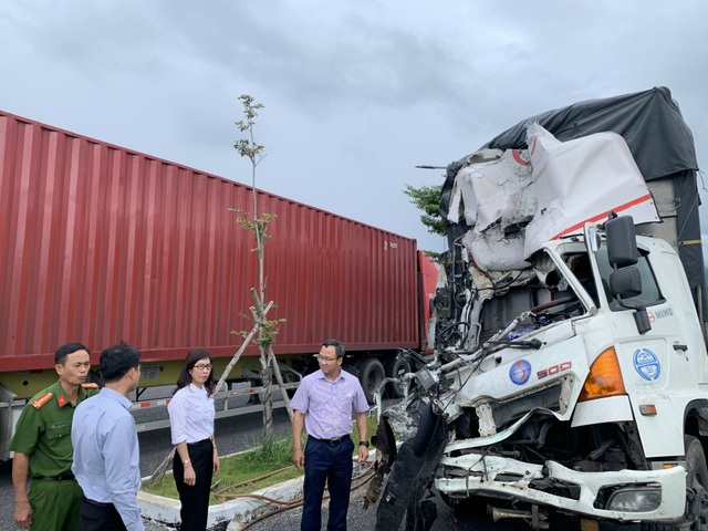 Vụ tai nạn khiến 3 người chết ở Khánh Hòa: Tài xế xe tải có dấu hiệu vi phạm nồng độ cồn - Ảnh 1.