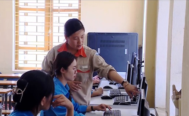 Hợp tác đào tạo nguồn nhân lực Việt Nam - Lào - Ảnh 2.