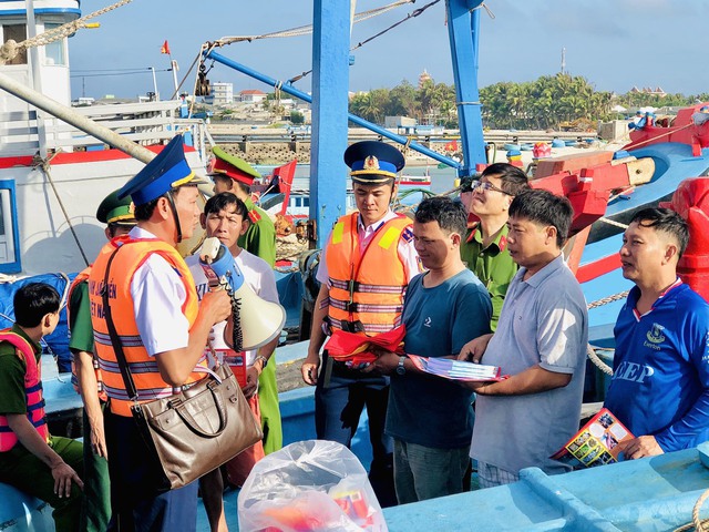Lực lượng phòng chống ma túy Cảnh sát biển: Chủ động ngăn chặn tội phạm ngay từ trên bờ - Ảnh 2.
