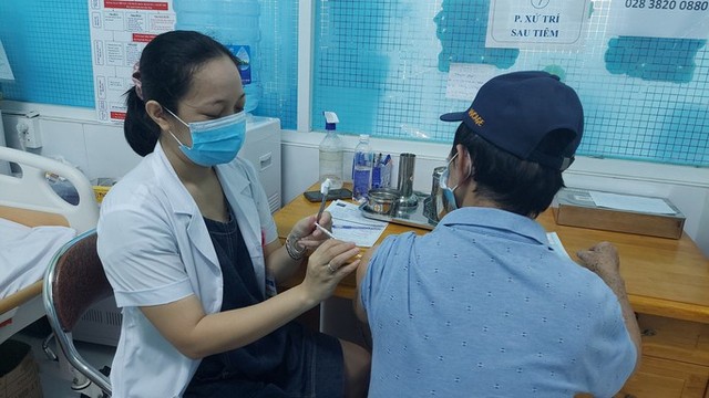 TP Hồ Chí Minh triển khai tổng đài hỗ trợ dịch vụ y tế công trực tuyến - Ảnh 1.