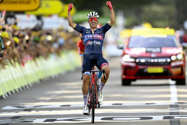 Mads Pedersen về nhất chặng 13 Tour de France, áo vàng chưa đổi chủ - Ảnh 2.