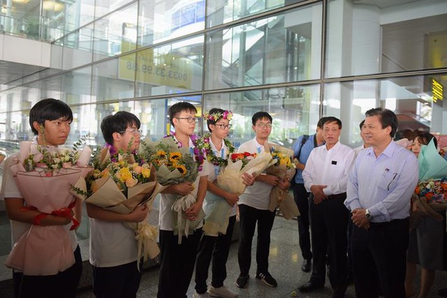 Sau 19 năm, Việt Nam mới có học sinh đạt điểm tuyệt đối Olympic Toán học quốc tế - Ảnh 3.