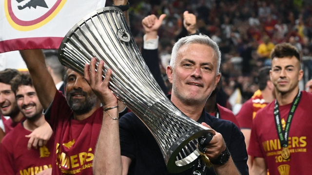 Chưa thỏa mãn với Dybala Mourinho tăng tốc chiến dịch mua sắm rầm rộ của  AS Roma