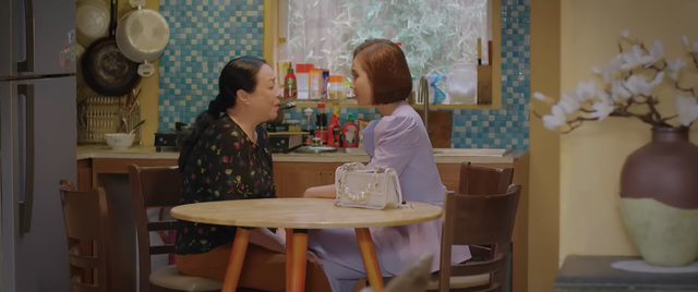 Thương ngày nắng về 2 - Tập 40: Bà Nga xui Vân Trang ăn cơm trước kẻng - Ảnh 4.