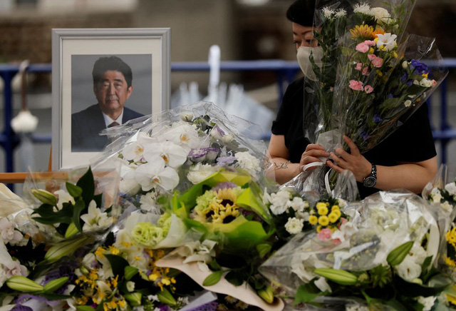 Nhật Bản thông qua tổ chức tang lễ cấp nhà nước đối với cố Thủ tướng Abe Shinzo - Ảnh 1.