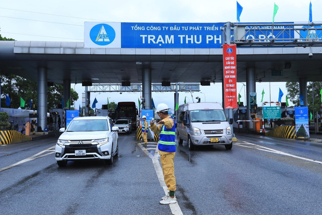 Cao tốc Cầu Giẽ - Ninh Bình chính thức chỉ thu phí không dừng - Ảnh 1.