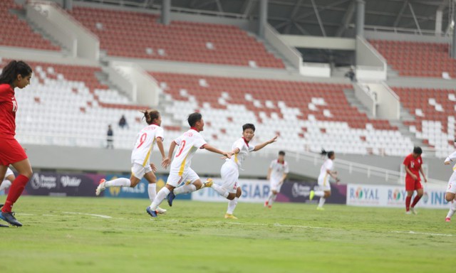 Giải U18 nữ Đông Nam Á 2022: ĐT nữ U18 Việt Nam ghi 9 bàn trong trận ra quân - Ảnh 2.