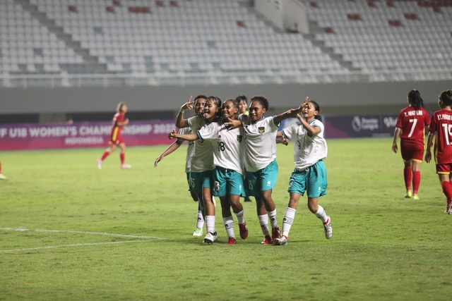 ĐT nữ U18 Việt Nam giành 3 điểm trước chủ nhà Indonesia - Ảnh 1.