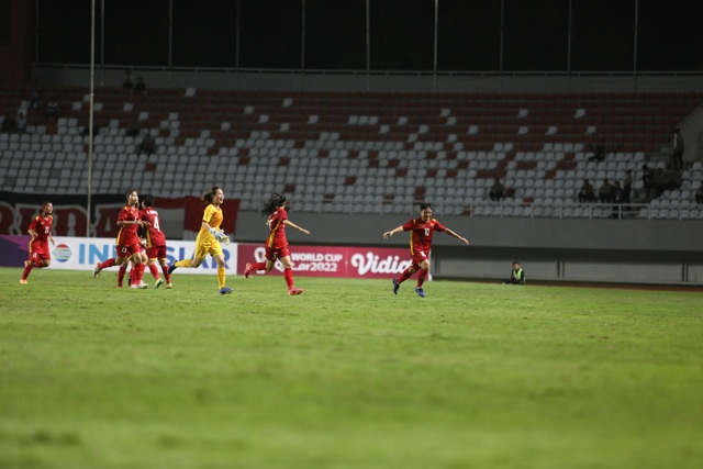 HLV trưởng Akira Ijiri: ĐT nữ U18 Việt Nam học hỏi được nhiều qua trận đấu với Indonesia - Ảnh 1.