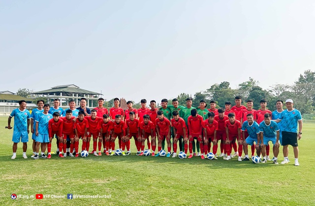 ĐT U16 Việt Nam bước vào buổi tập đầu tiên tại Indonesia - Ảnh 1.