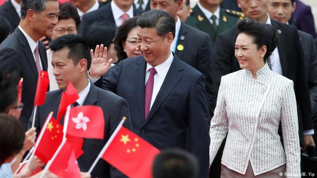 Trung Quốc: Nghị sĩ Hong Kong dương tính với COVID-19 sau khi chụp ảnh với Chủ tịch Tập Cận Bình - Ảnh 1.