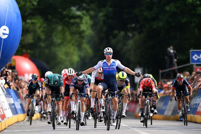 Fabio Jakobsen giành chiến thắng chặng 2 Tour de France 2022 - Ảnh 2.