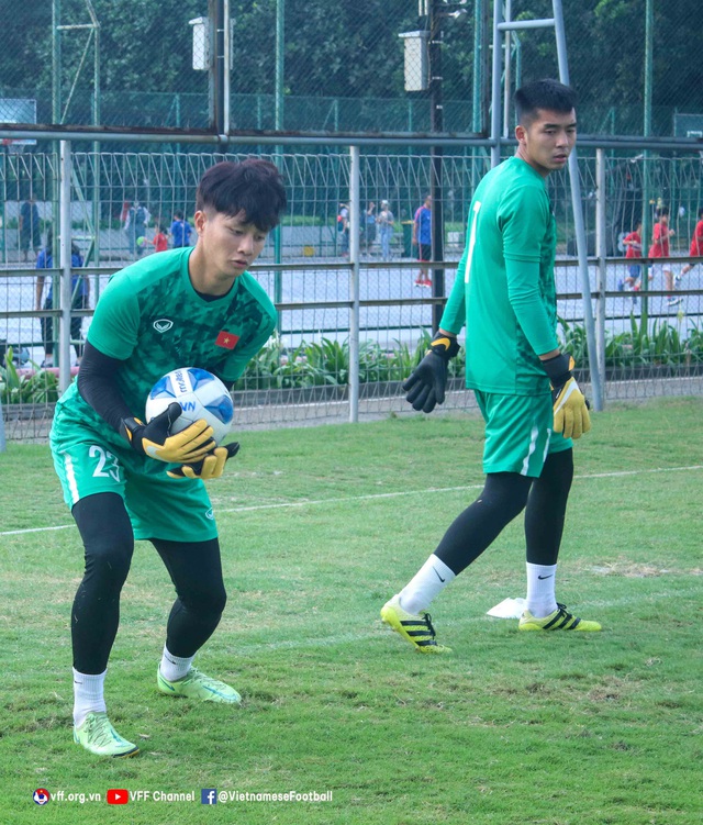 U19 Việt Nam tập hồi phục, chuẩn bị cho trận gặp U19 Philippines - Ảnh 4.