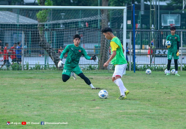 U19 Việt Nam tập hồi phục, chuẩn bị cho trận gặp U19 Philippines - Ảnh 6.