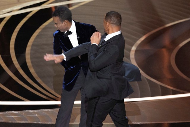 Will Smith nói Chris Rock từ chối nói chuyện sau cái tát tại Oscar 2022 - Ảnh 1.