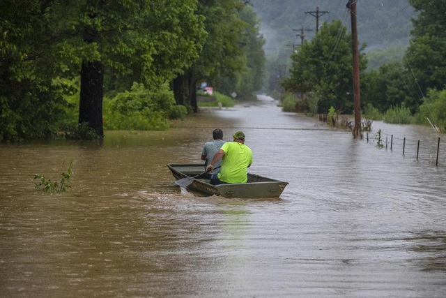 Số nạn nhân tử vong trong trận lũ lụt nghiêm trọng ở Kentucky tăng lên 25 người - Ảnh 7.