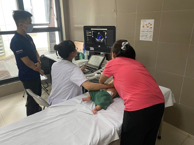 Gần 1500 trẻ em được khám sàng lọc bệnh tim bẩm sinh tại Lạng Sơn - Ảnh 2.