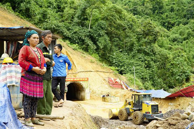 Vụ sập hầm thủy điện tại Nậm Pồ: Khó tiếp cận vị trí công nhân mất tích - Ảnh 5.