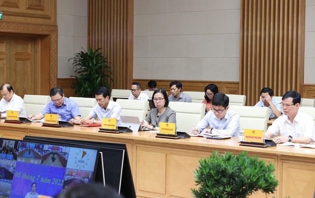 Thủ tướng Phạm Minh Chính chủ trì phiên họp thứ 15 của Ban Chỉ đạo quốc gia phòng, chống dịch COVID-19 - Ảnh 2.