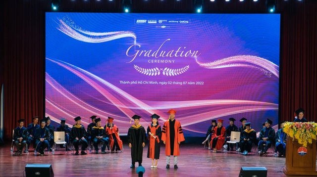 Sinh viên FPT Skillking Hồ Chí Minh xúc động trong lễ tốt nghiệp - Ảnh 2.
