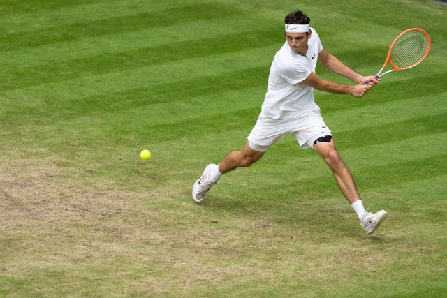 Rafael Nadal ngược dòng kịch tính vào bán kết Wimbledon - Ảnh 1.