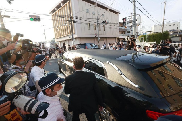 Nguyên nhân tử vong của cựu Thủ tướng Nhật Bản và lỗ hổng an ninh để tiếp cận ông Abe ở cự ly gần - Ảnh 11.