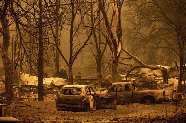 Cháy rừng bùng phát nhanh ở Bắc California, hàng nghìn cư dân phải sơ tán - Ảnh 5.