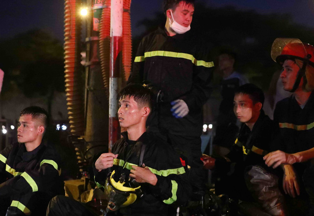 Hà Nội: 3 chiến sĩ PCCC đã cứu được 8 người ra khỏi đám cháy trước khi hy sinh - Ảnh 4.