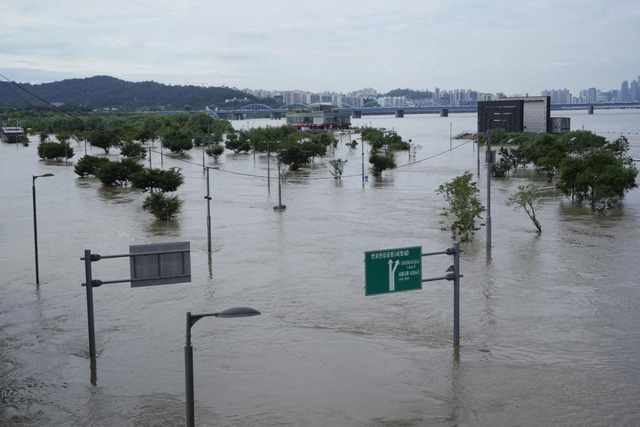 Thủ đô Seoul của Hàn Quốc chi hơn 1,1 tỷ USD chống ngập sau trận mưa lớn nhất 80 năm - Ảnh 1.