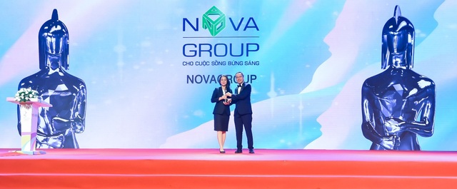NovaGroup đón nhận giải thưởng “Nơi làm việc tốt nhất châu Á 2022” - Ảnh 1.