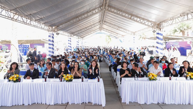 Đại hội tuyển dụng tại NovaWorld Phan Thiet hấp dẫn hơn 1.000 người lao động ứng tuyển - Ảnh 1.