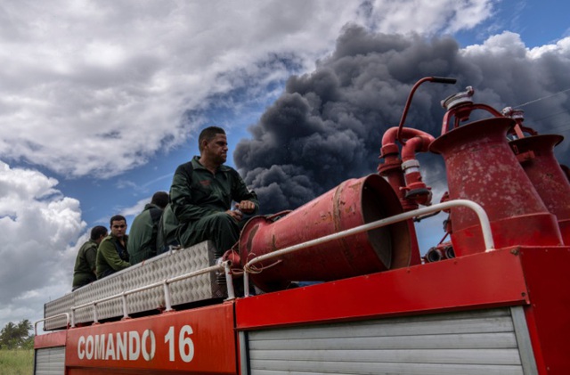 Vụ cháy kho dầu lớn nhất Cuba đã được dập tắt - Ảnh 1.