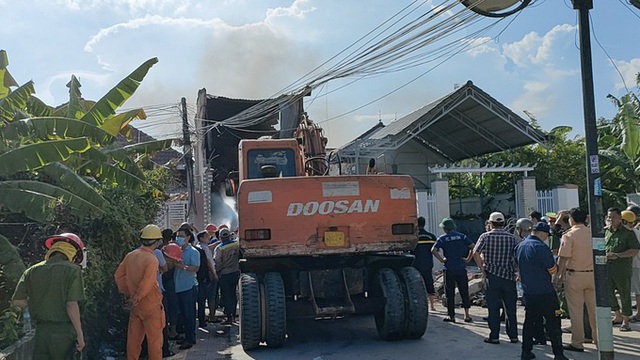 Vụ cháy nhà nghiêm trọng tại Ninh Thuận: Đã tìm thấy thi thể 3 mẹ con - Ảnh 1.
