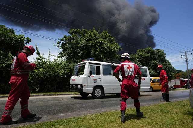 Cuba để quốc tang tưởng niệm nạn nhân vụ cháy kho dầu - Ảnh 1.