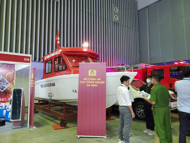 Nhiều sản phẩm thiết bị PCCC ứng dụng công nghệ cao tại triển lãm Fire Safety and Rescue Việt Nam - Ảnh 3.