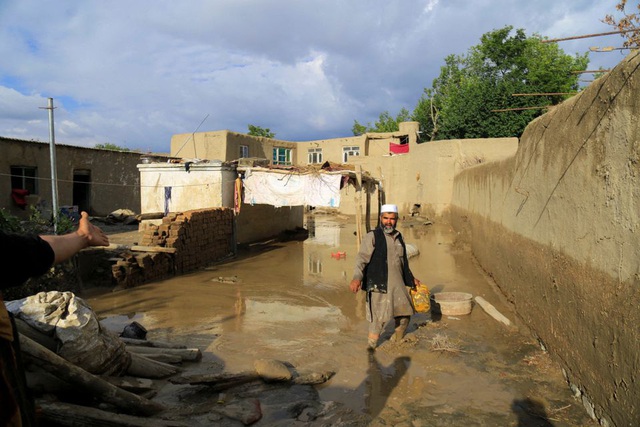 Hơn 180 người thiệt mạng vì lũ lụt ở Afghanistan - Ảnh 1.