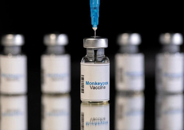 Rất ít người ở Mỹ đã tiêm chủng đầy đủ vaccine đậu mùa khỉ - Ảnh 1.
