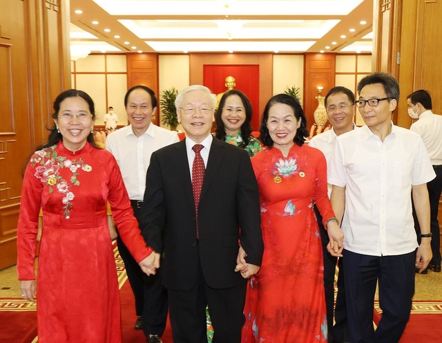 Tổng Bí thư Nguyễn Phú Trọng gặp mặt đại biểu dự Đại hội XI Hội Chữ thập đỏ Việt Nam nhiệm kỳ 2022-2027 - Ảnh 1.