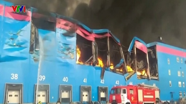 Cháy kho hàng tại Nga, ít nhất 14 người thương vong - Ảnh 1.