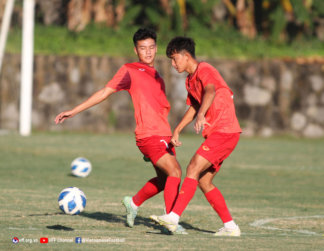U16 Việt Nam chuẩn bị cho trận tranh ngôi nhất bảng với U16 Indonesia - Ảnh 8.
