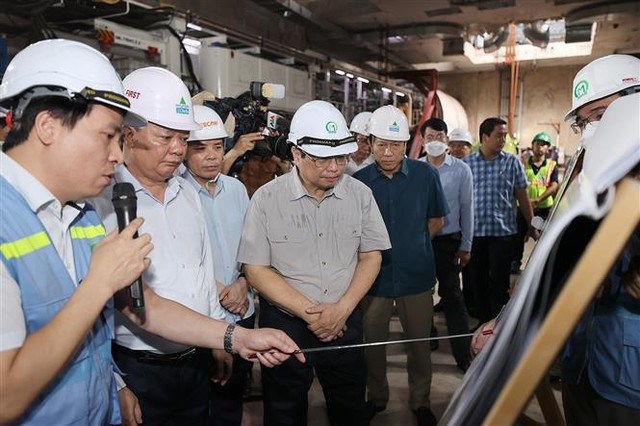 Thủ tướng: Thi công 3 ca 4 kíp, giao ban hàng tuần để xử lý vướng mắc dự án metro Nhổn - ga Hà Nội - Ảnh 3.