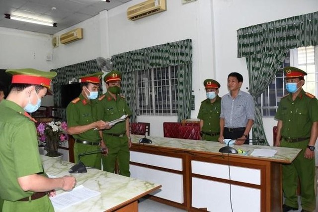 Kỷ luật Giám đốc, Phó Giám đốc Sở Y tế Trà Vinh liên quan đến vụ Việt Á - Ảnh 1.